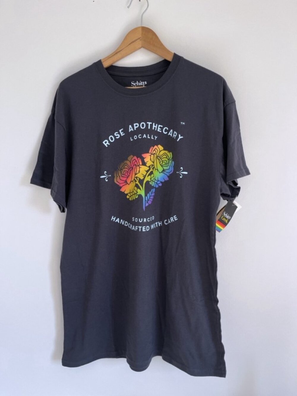 Schitt's Creek Rose Apothecary Rainbow Tee XL Charcoal NWT